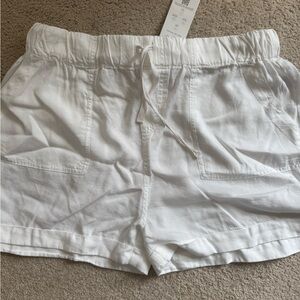 Velvet Heart White Elastic Waist Shorts